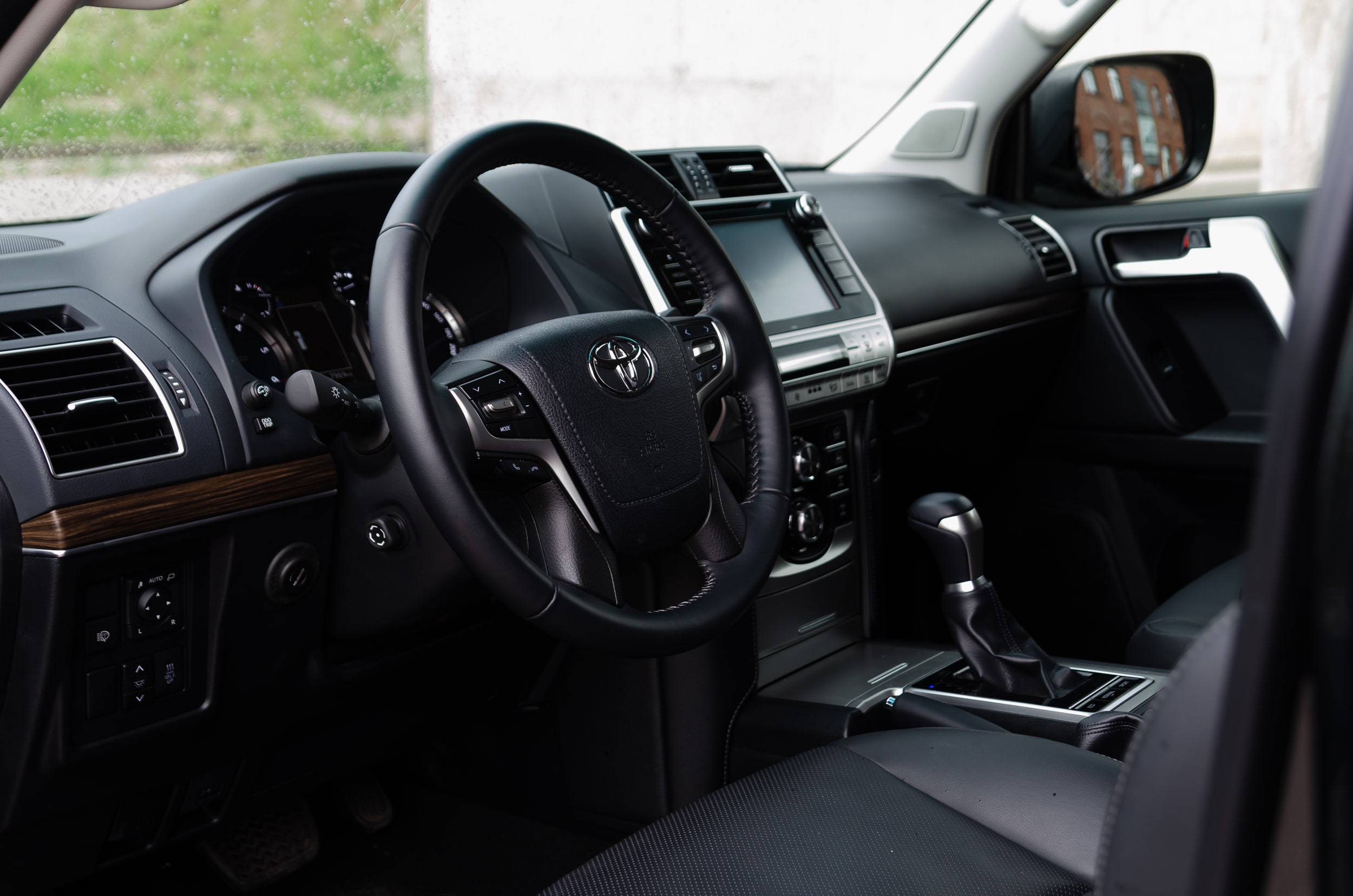 Toyota Land Cruiser 150