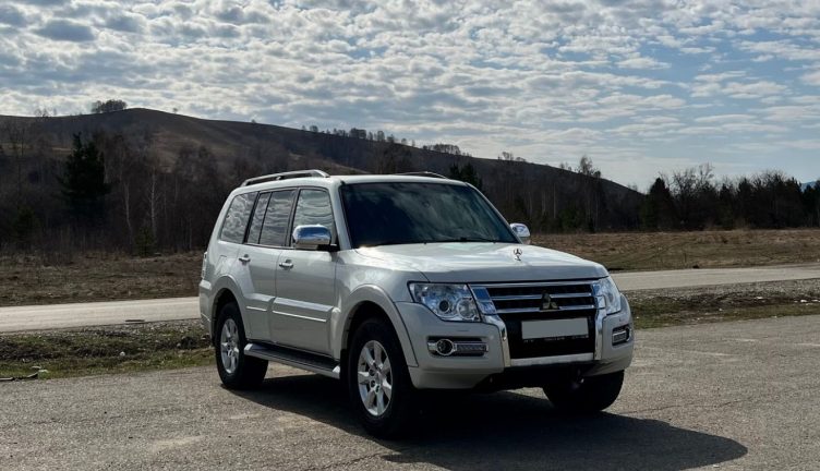 Mitsubishi Pajero IV