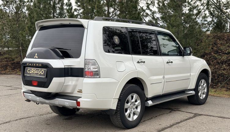 Mitsubishi Pajero IV