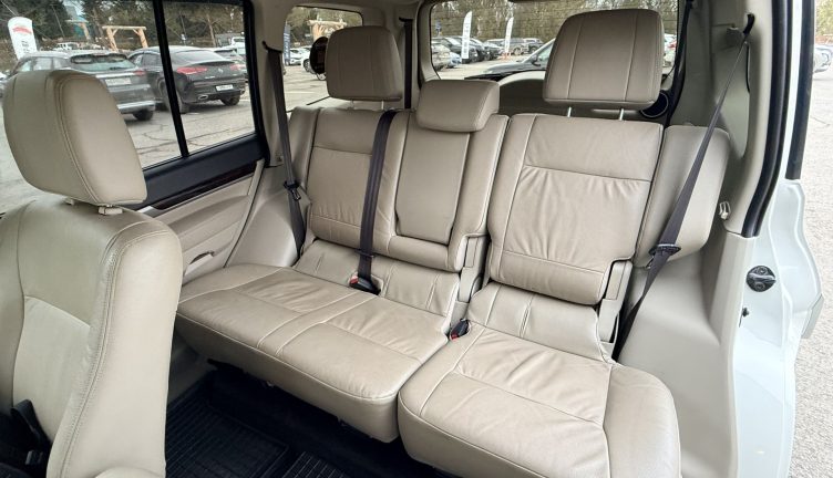 Mitsubishi Pajero IV